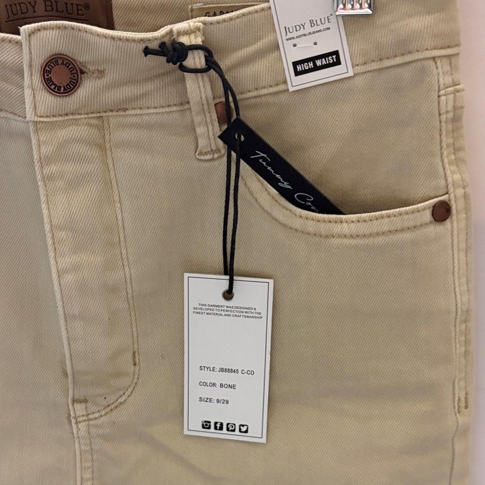 Judy Blue High Rise Jeans in Cream - Picture 9 of 9